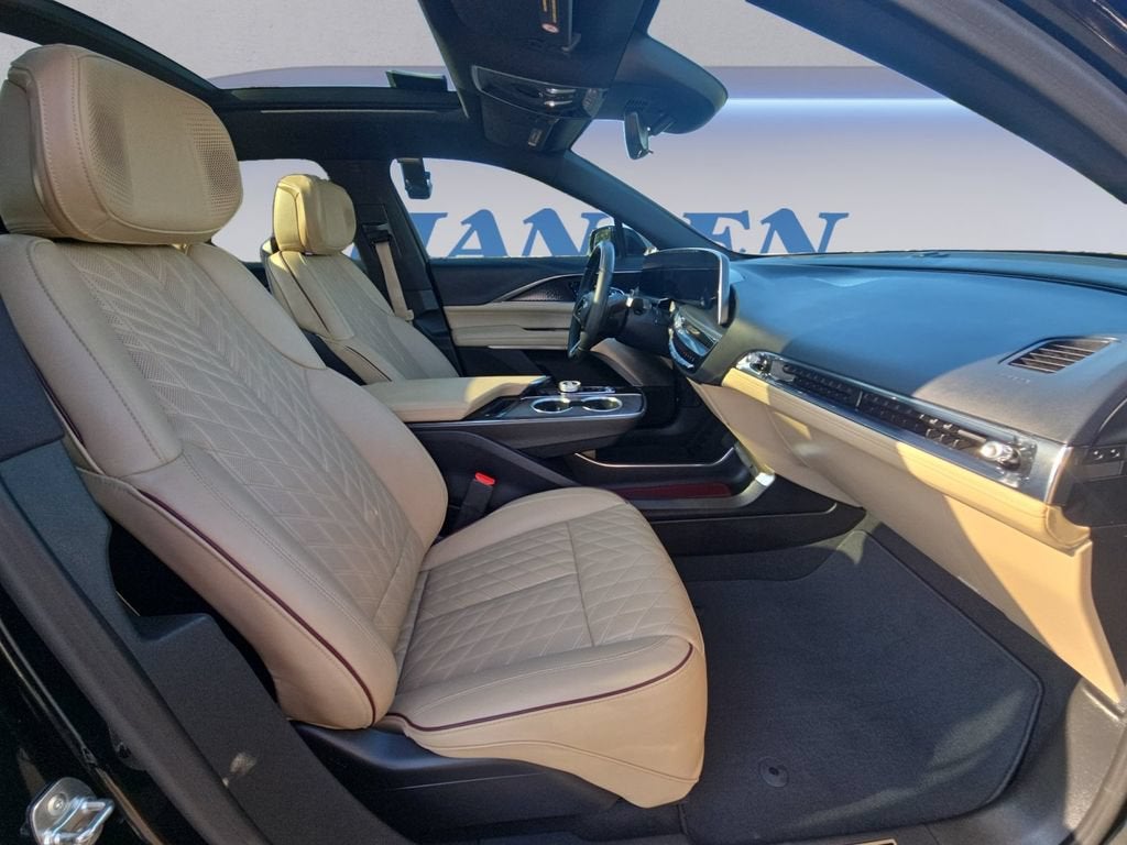 2024 Cadillac LYRIQ Sport 3