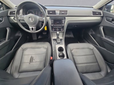 2014 Volkswagen Passat SE